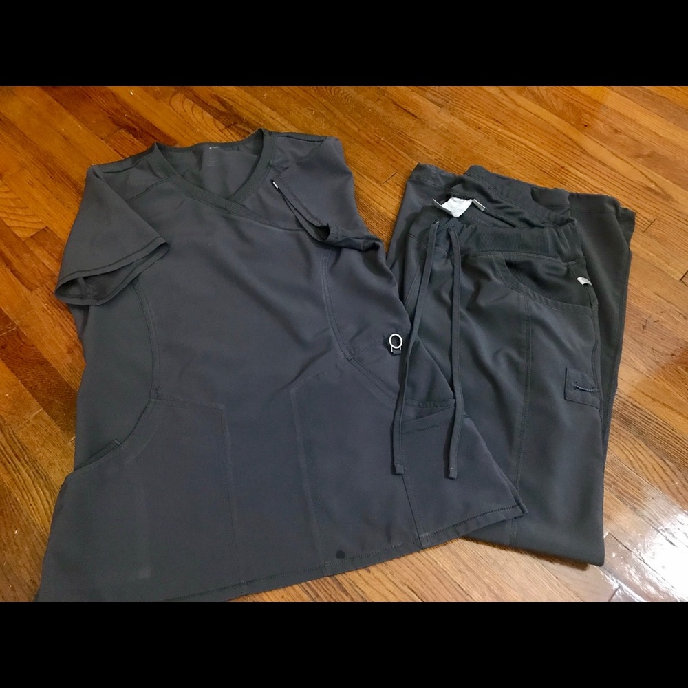 Cherokee matching scrub set